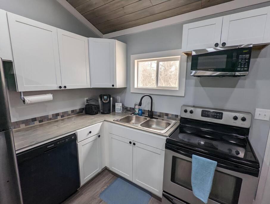 Summerlee Suite - Beautiful Remodeled Farmhouse Oak Hill Εξωτερικό φωτογραφία