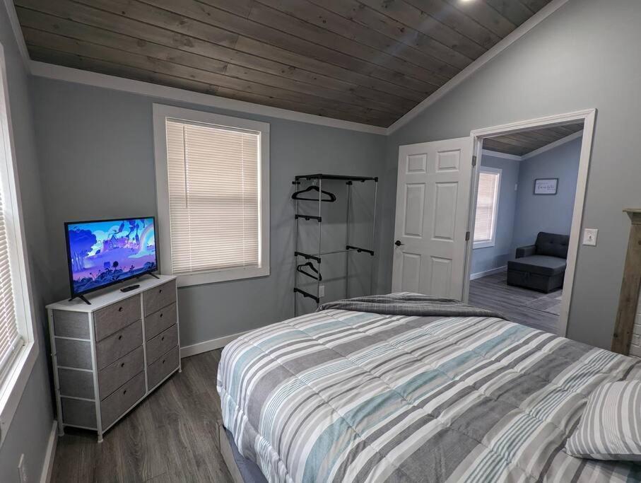 Summerlee Suite - Beautiful Remodeled Farmhouse Oak Hill Εξωτερικό φωτογραφία
